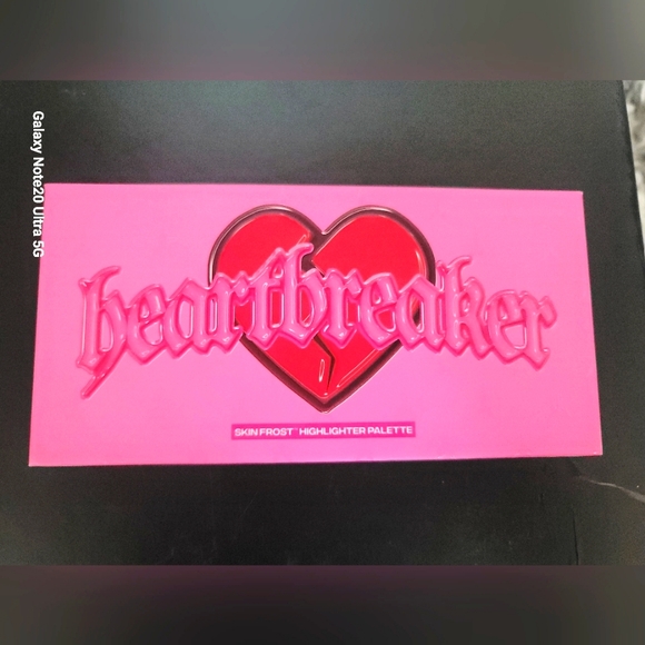 BUNDLE OF MAKEUP - Picture 8 of 11